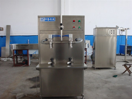 半自動(dòng)灌裝機(jī)的工作原理為您介紹